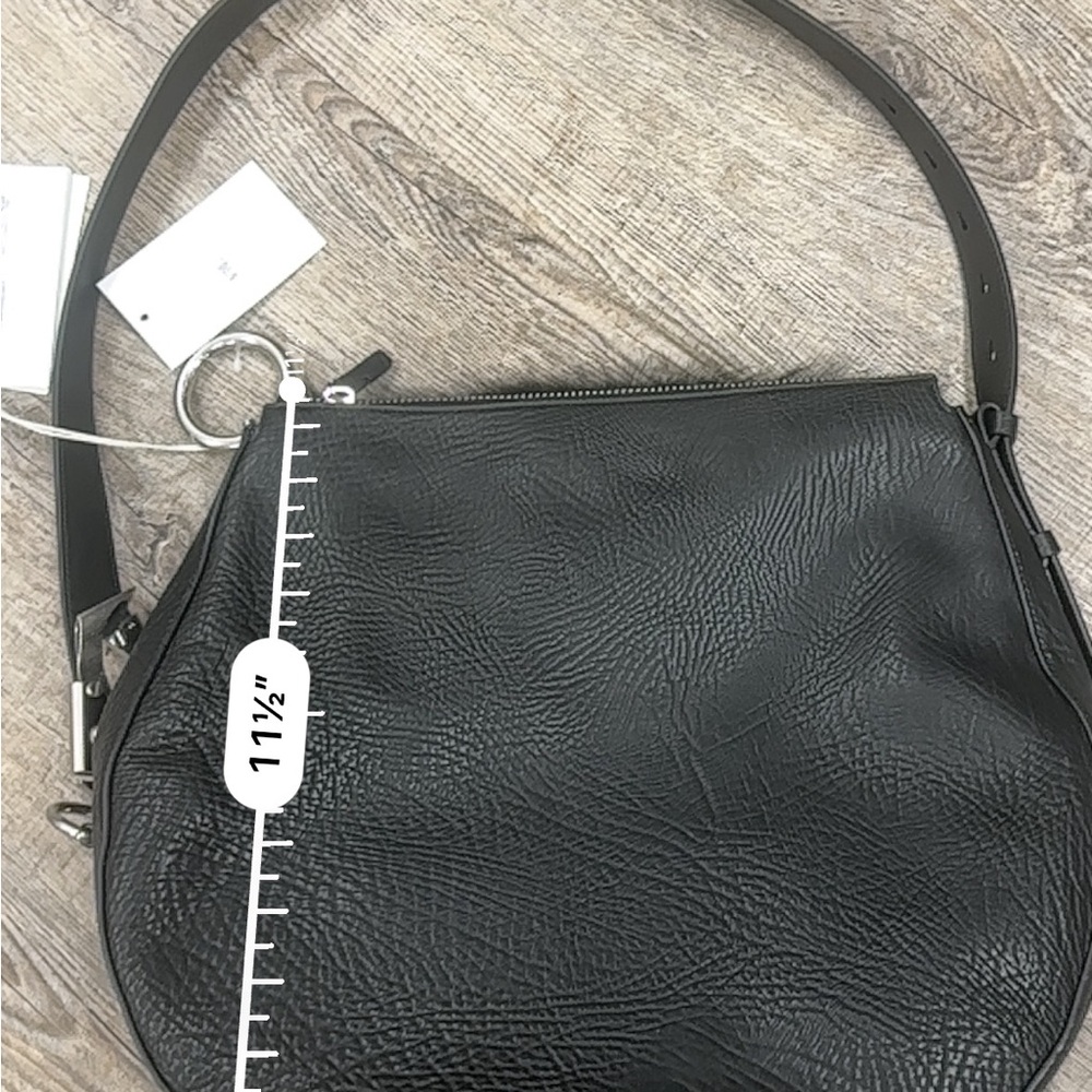 Burberry night bag, brand new with tags - Picture 11 of 14